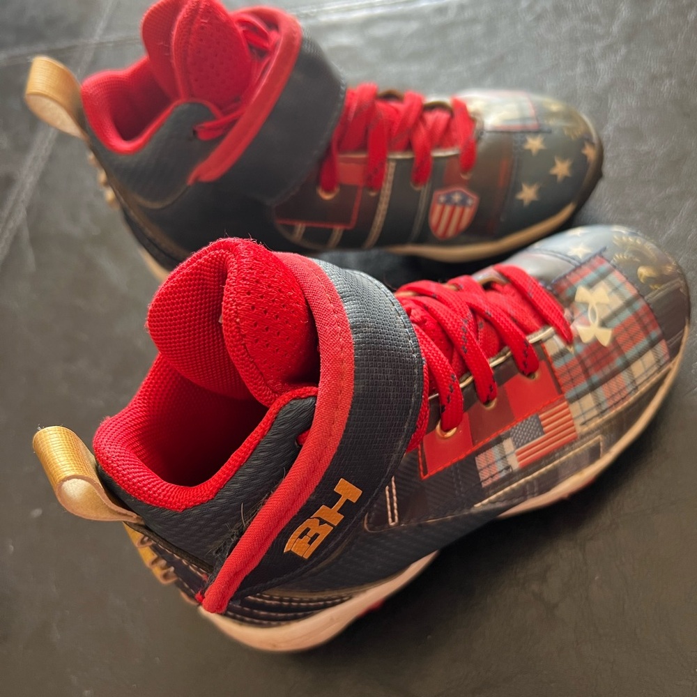 Under Armour T-Ball / Baseball Cleats - Size 10 Kids